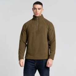 Crag Clothing Shop -Crag Clothing Shop HAYDENHALFZIPMOSSMODEL