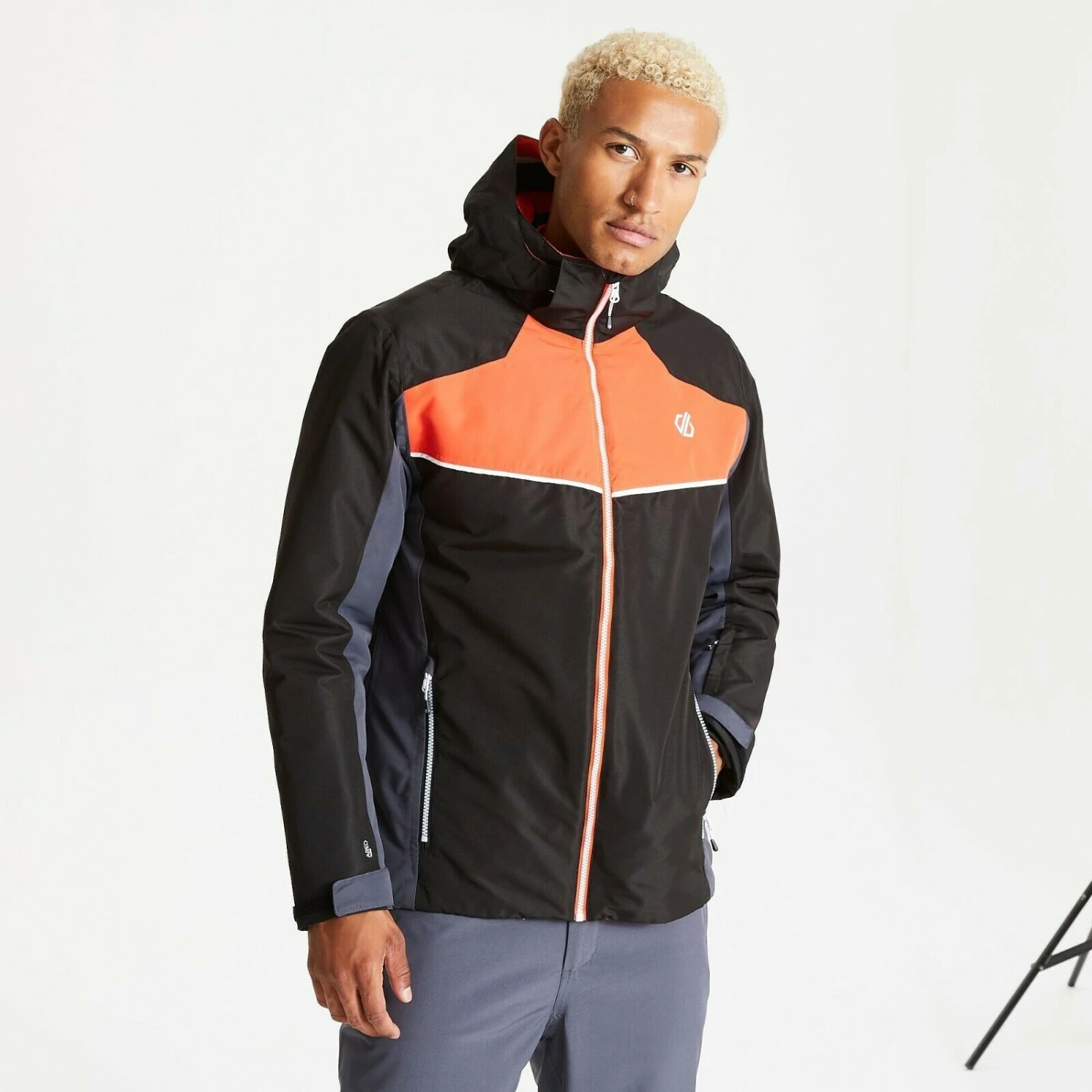 DARE2B OBSERVE SKI JACKET, BLACK/BLAZE ORANGE RRP £120 5 DARE2B OBSERVE SKI JACKET, BLACK/BLAZE ORANGE RRP £120 - Image 3